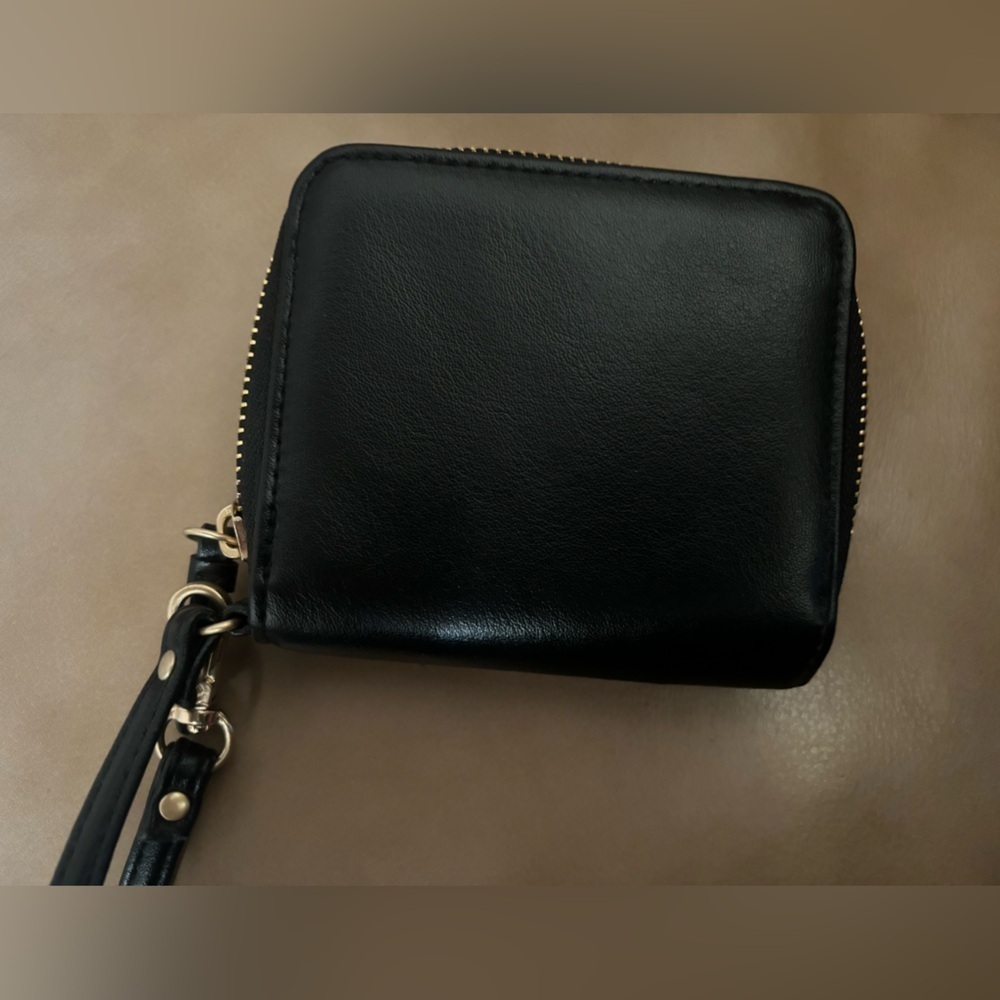 Black wallet/ wristlet - Picture 2 of 4